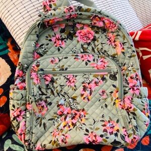 NWOT Vera Bradley Bancroft Large Rosey Outlook Quilted Backpack